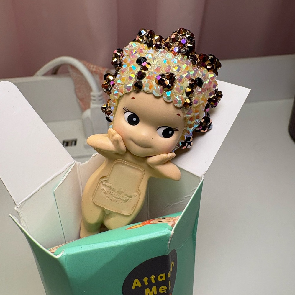 AUTHENTIC Handmade Bedazzled Sonny Angel Hipper